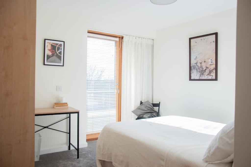 2 bed 2 bath Apartment with Canal View