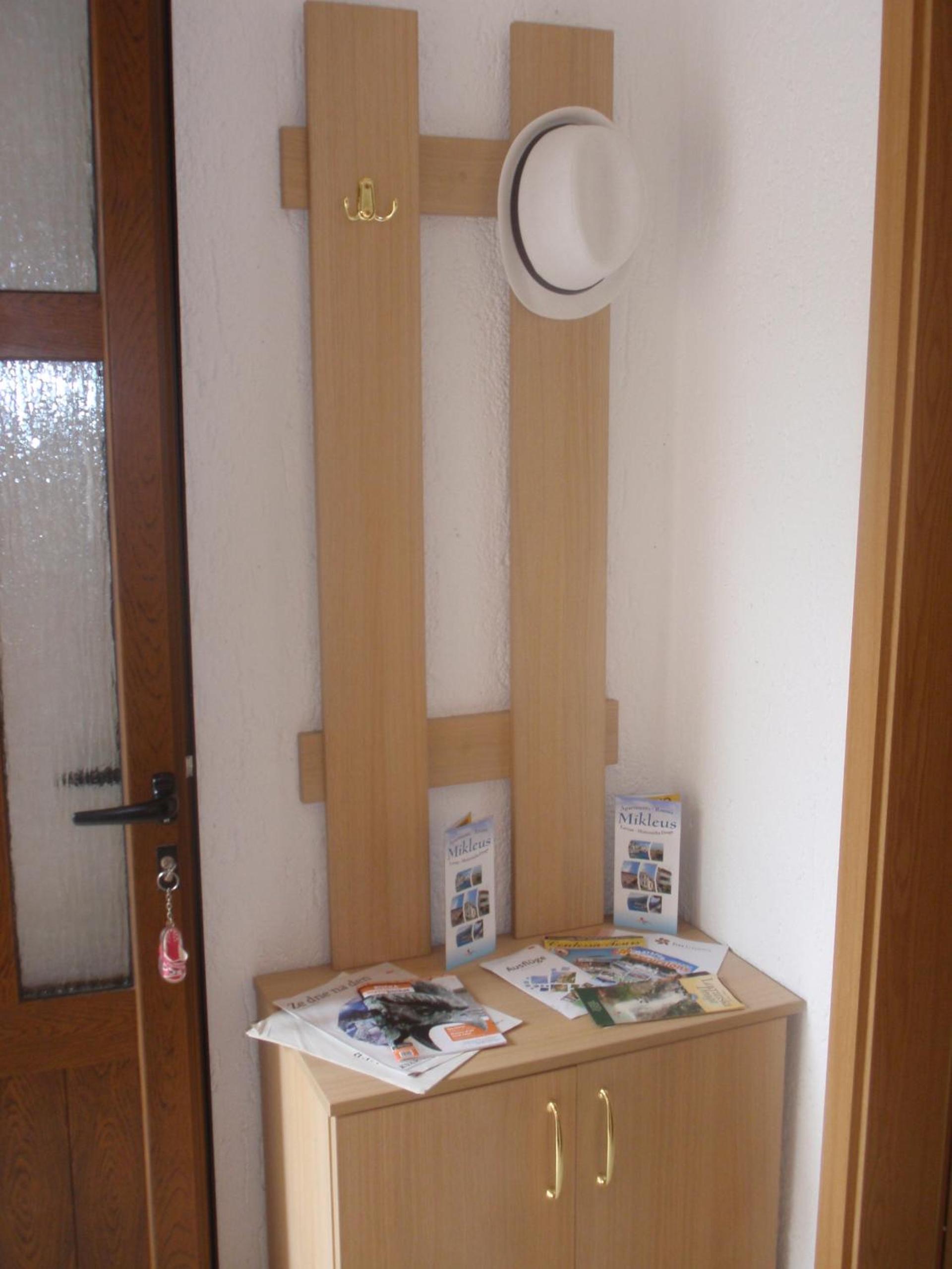 Apartments & rooms MIKLEUS