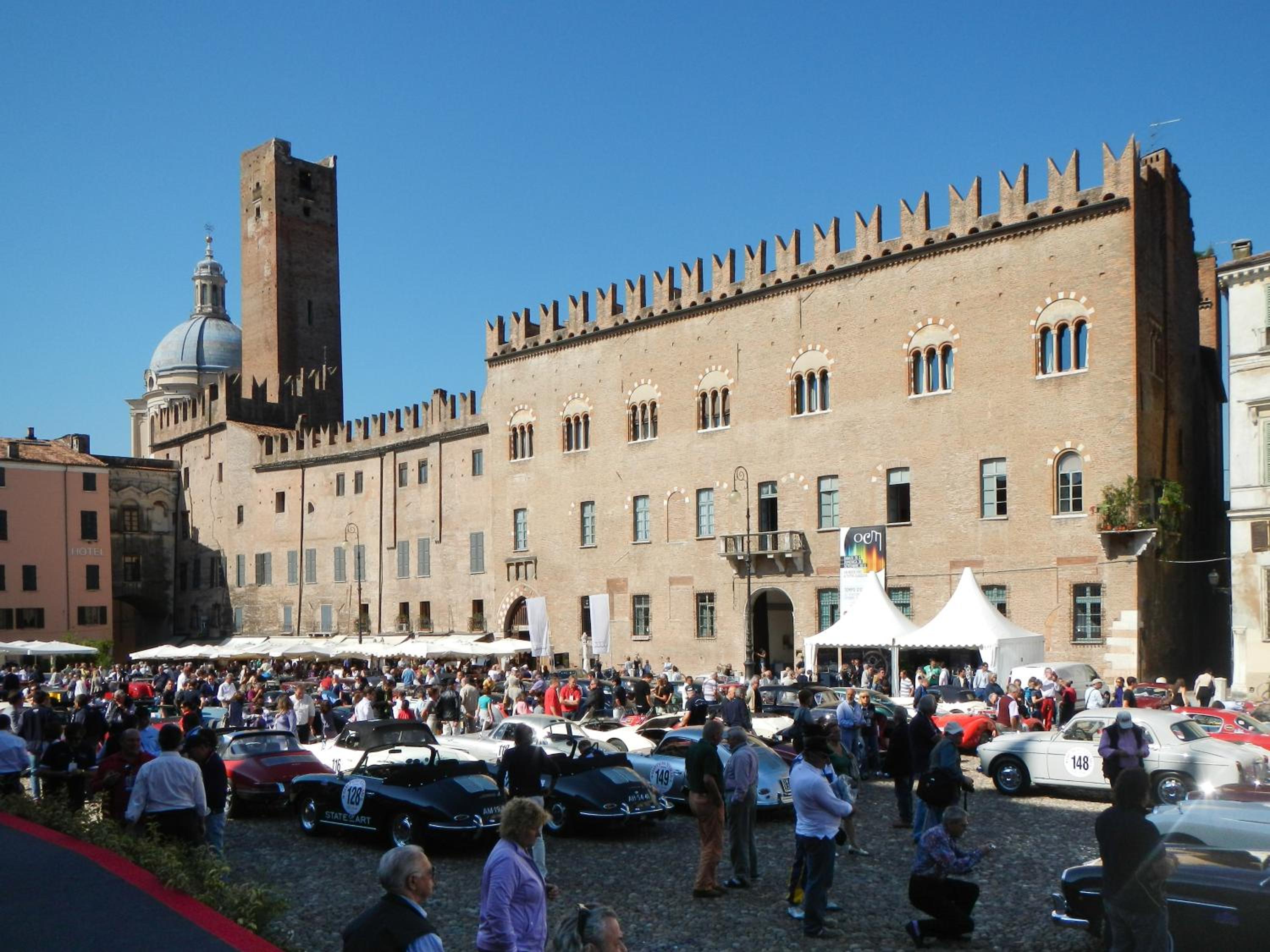 Palazzo Castiglioni luxury suite and rooms view 4