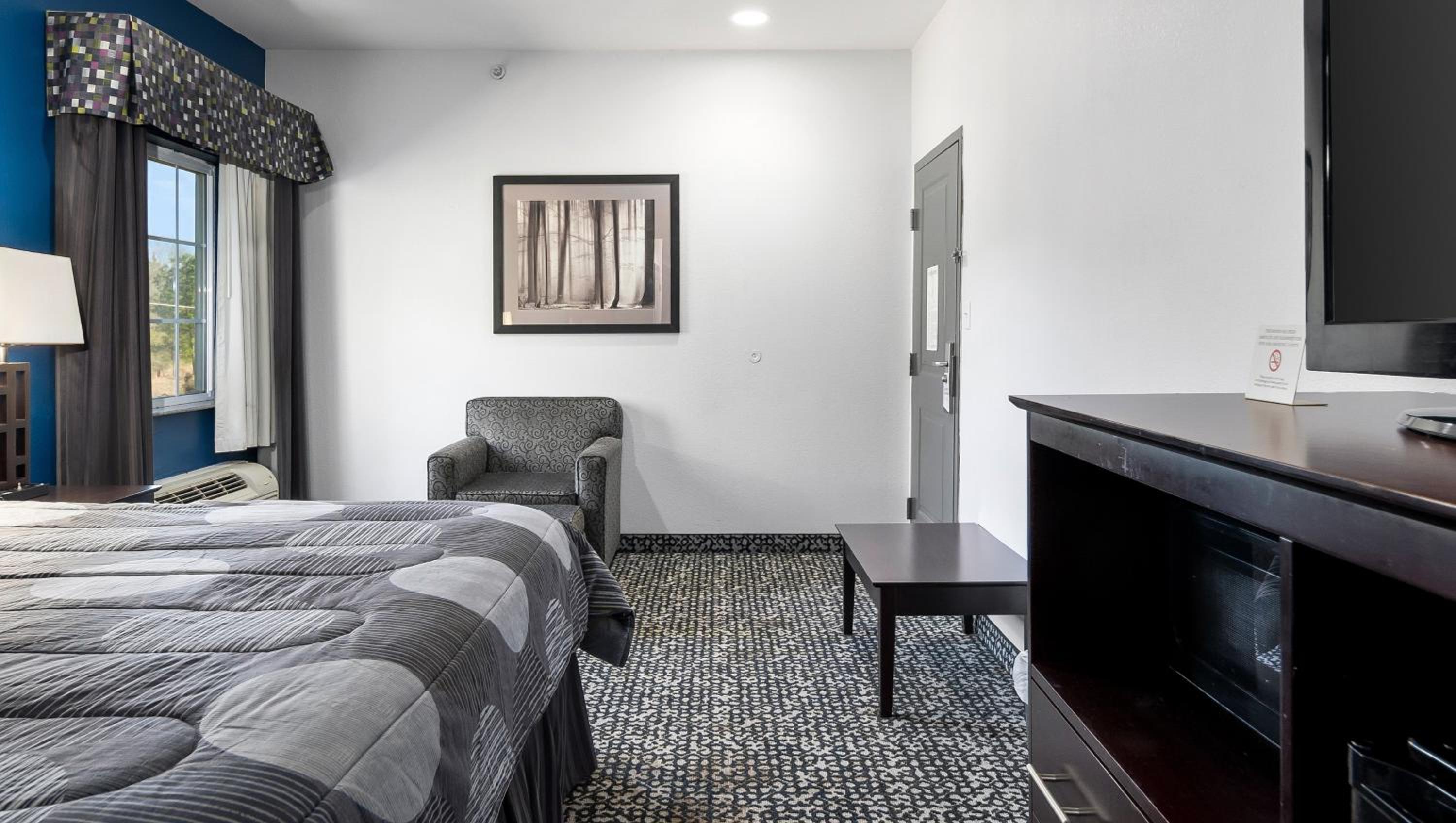 Belmont Inn and Suites Tatum - Property Image 10