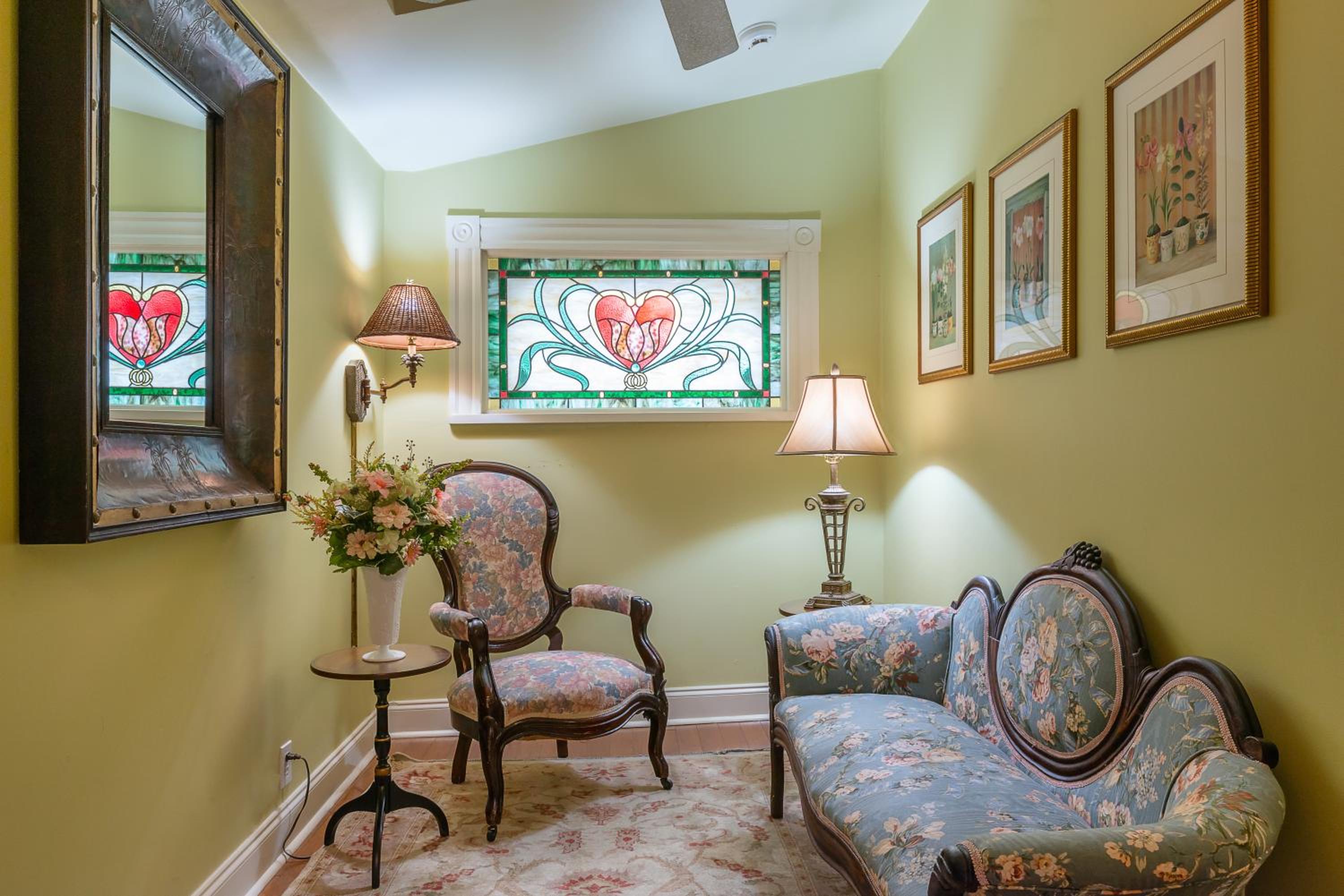 Cedar House Inn