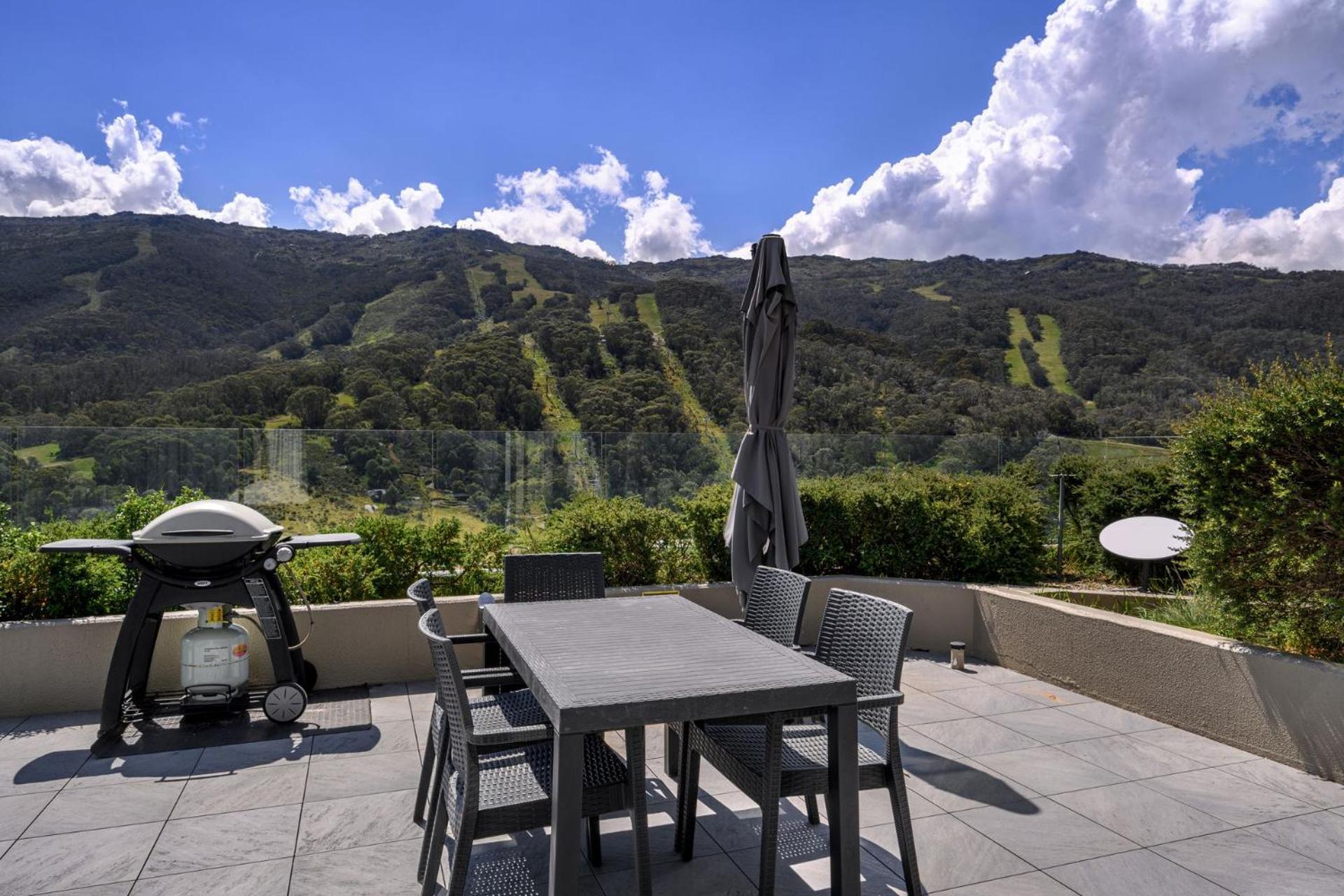 Hotel Lantern 3 Bedroom Terrace with majestic mountain view - Image 1