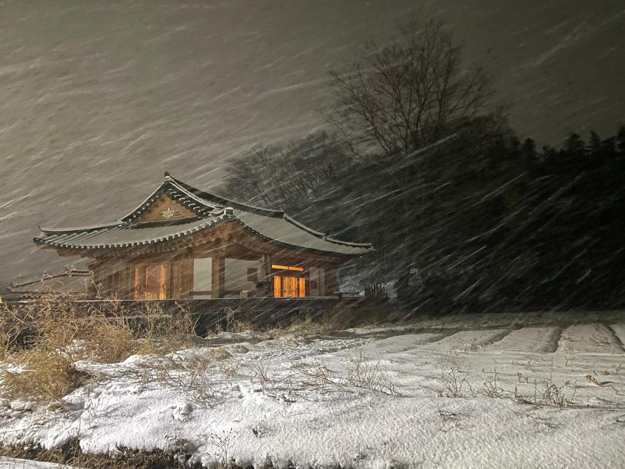 Hanok Stay - Jukrokjeongsa view 4