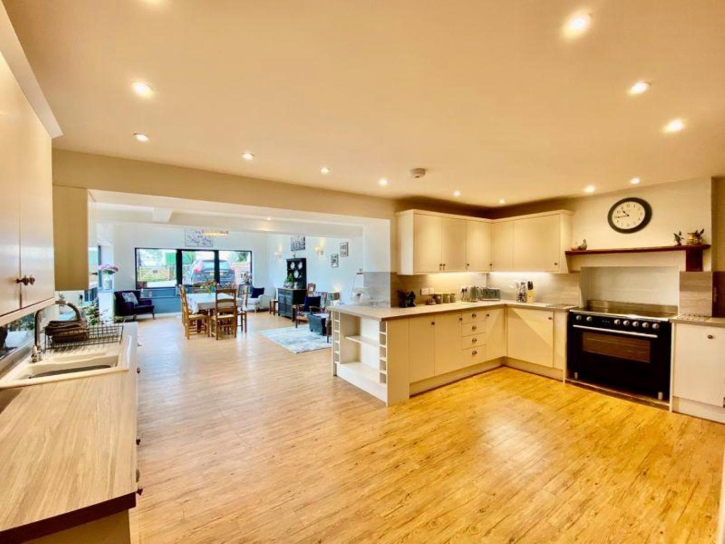 Elegant & spacious farmhouse with wonderful views view 5