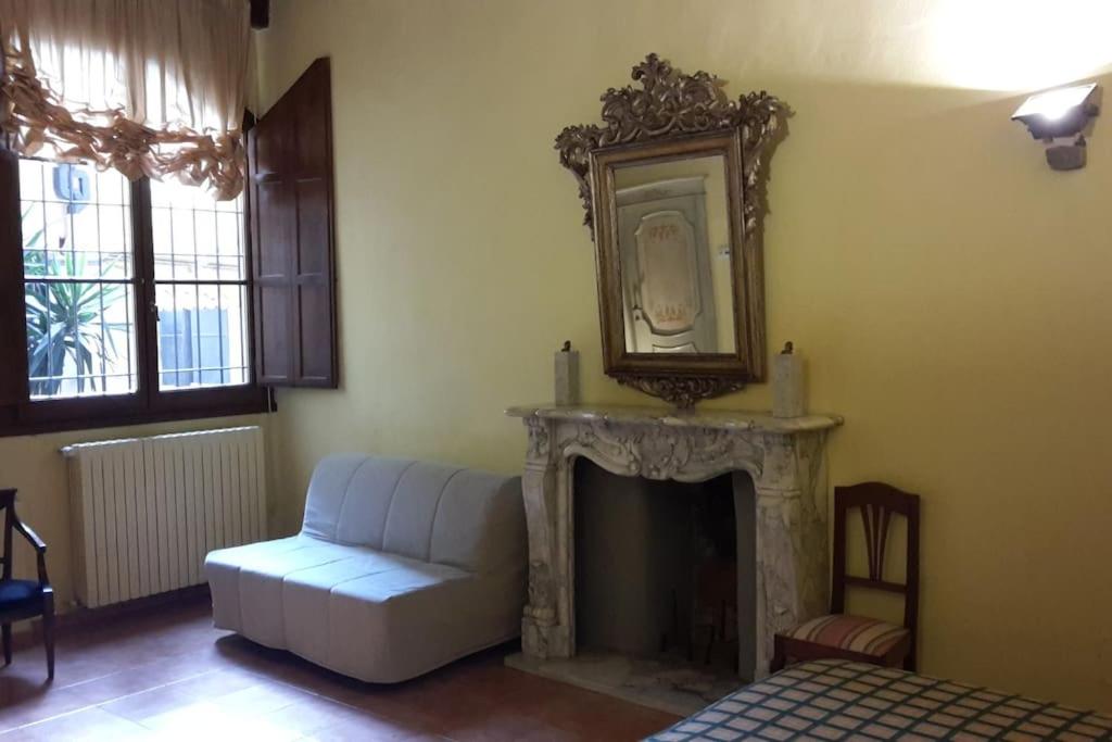 BORGO PINTI HOUSE