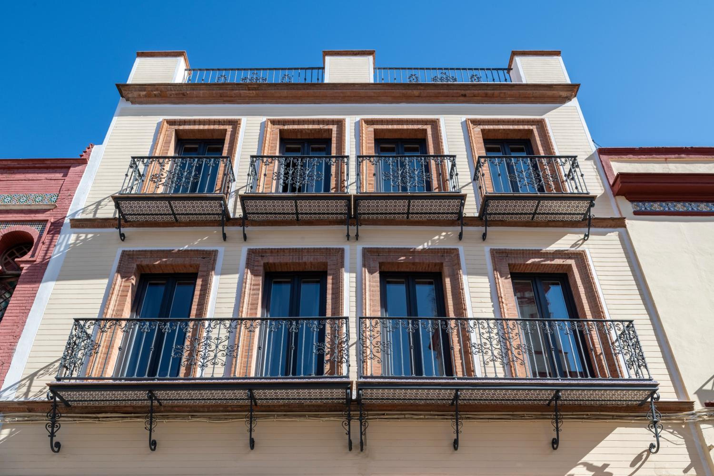 Seville Vacations - Magno Apartments San Gil - Shared Jacuzzi - Property Image 2