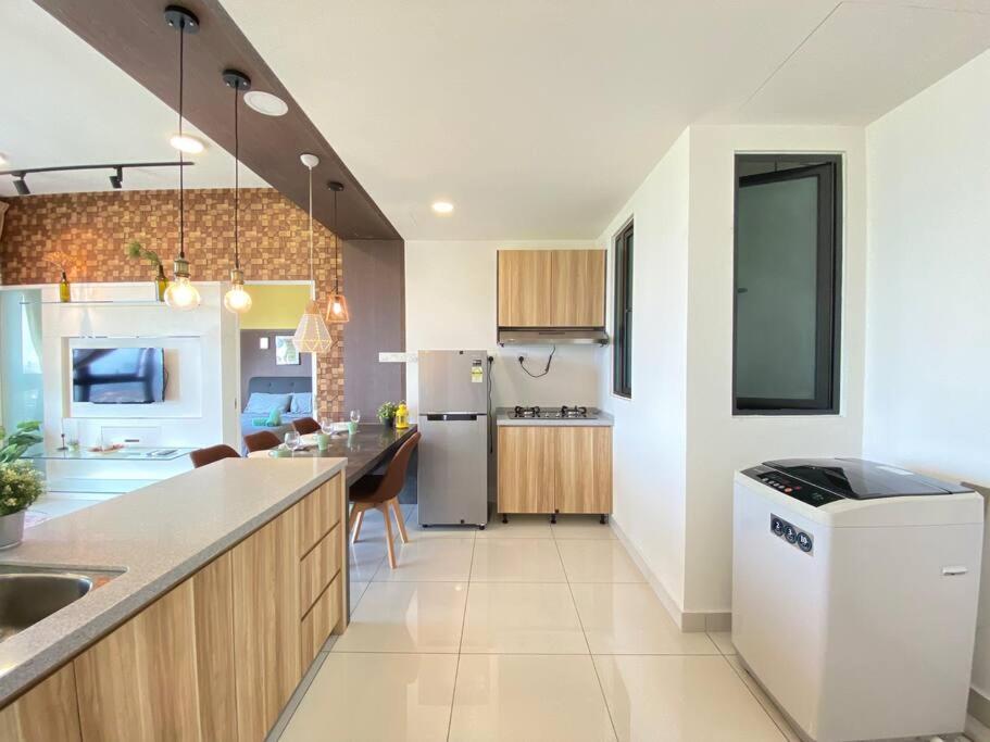 Southkey Mosaic Cozy Suite Netflix 1-4 Pax - Refurbish with New Sofa, Coffee Table