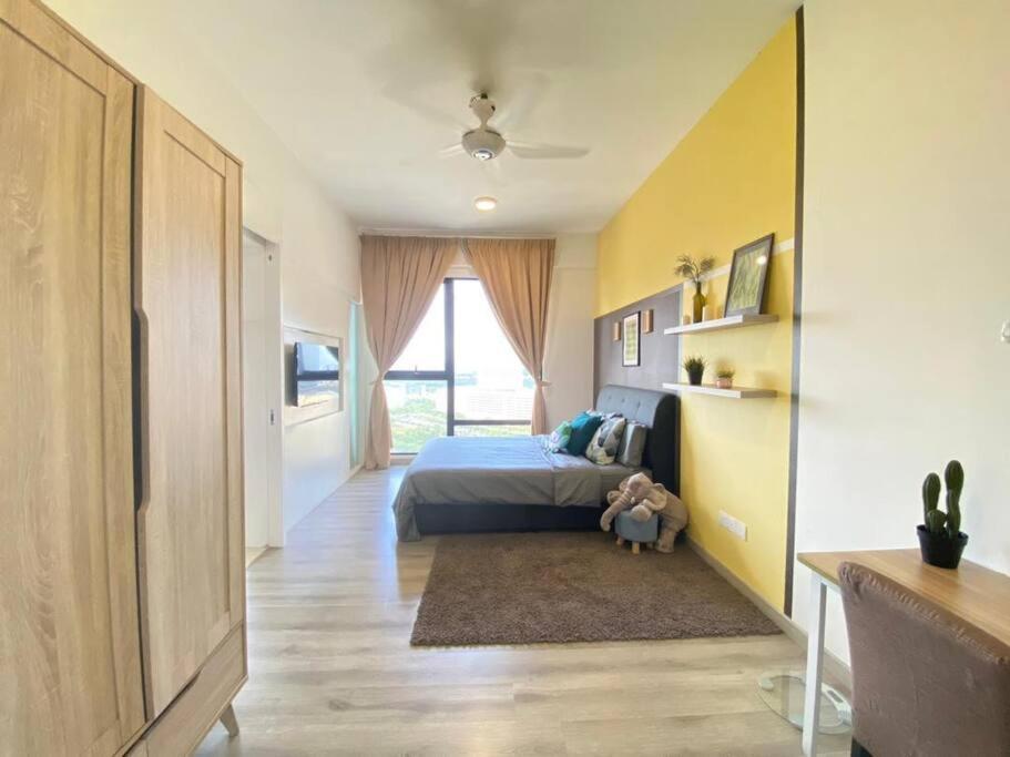Southkey Mosaic Cozy Suite Netflix 1-4 Pax - Refurbish with New Sofa, Coffee Table
