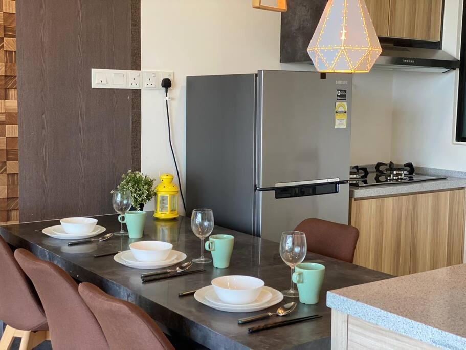Southkey Mosaic Cozy Suite Netflix 1-4 Pax - Refurbish with New Sofa, Coffee Table