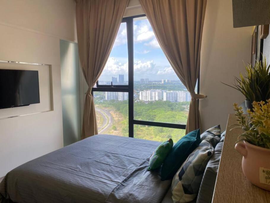 Southkey Mosaic Cozy Suite Netflix 1-4 Pax - Refurbish with New Sofa, Coffee Table
