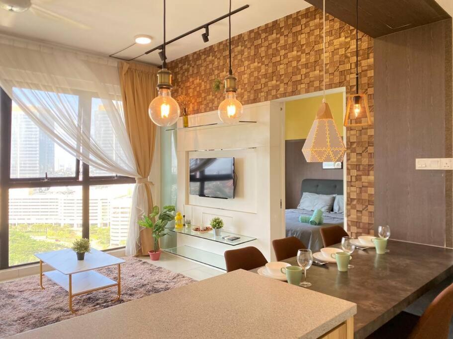 Southkey Mosaic Cozy Suite Netflix 1-4 Pax - Refurbish with New Sofa, Coffee Table