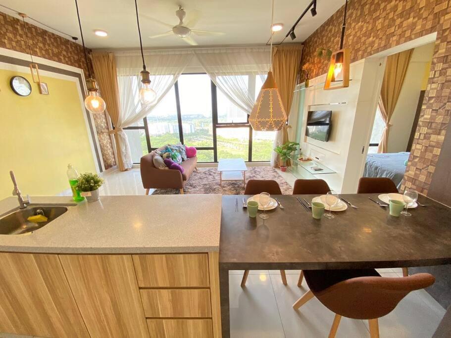 Southkey Mosaic Cozy Suite Netflix 1-4 Pax - Refurbish with New Sofa, Coffee Table