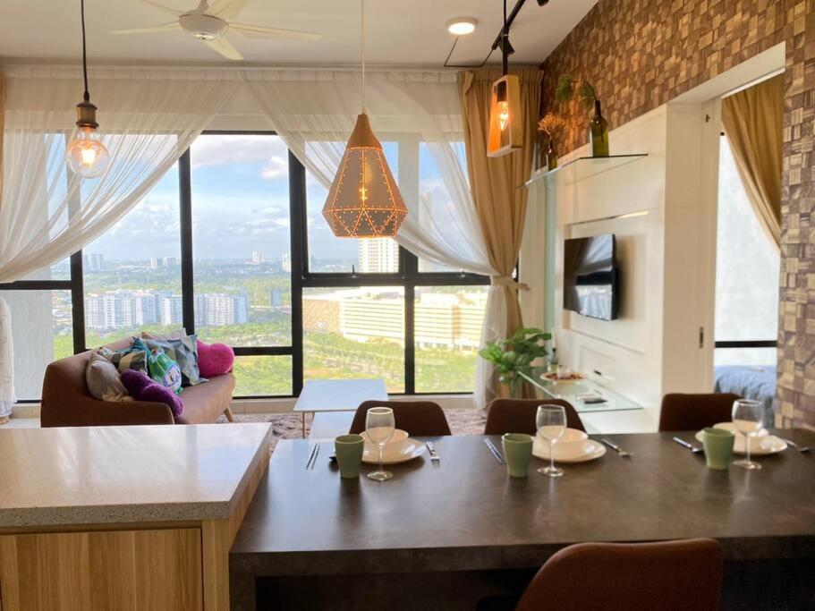 Southkey Mosaic Cozy Suite Netflix 1-4 Pax - Refurbish with New Sofa, Coffee Table