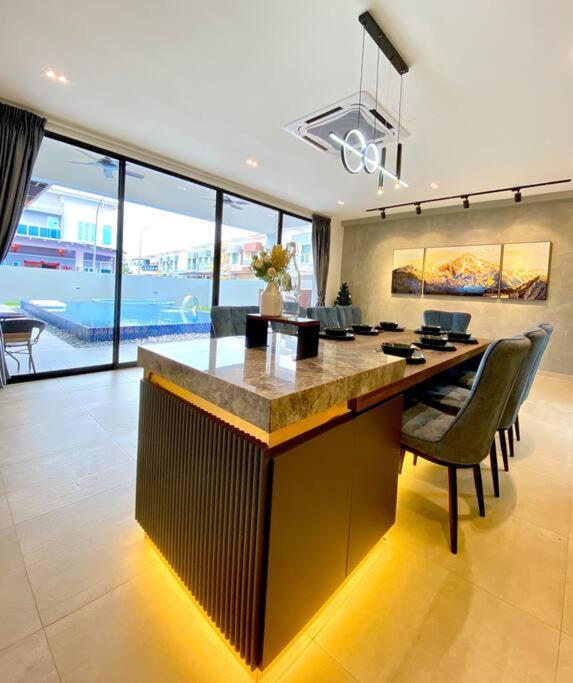 Kuala Selangor Modern Homestay with Pool 20pax photo 8