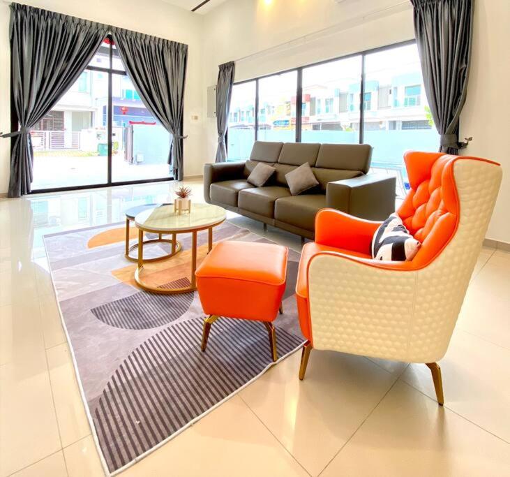 Kuala Selangor Modern Homestay with Pool 20pax photo 3