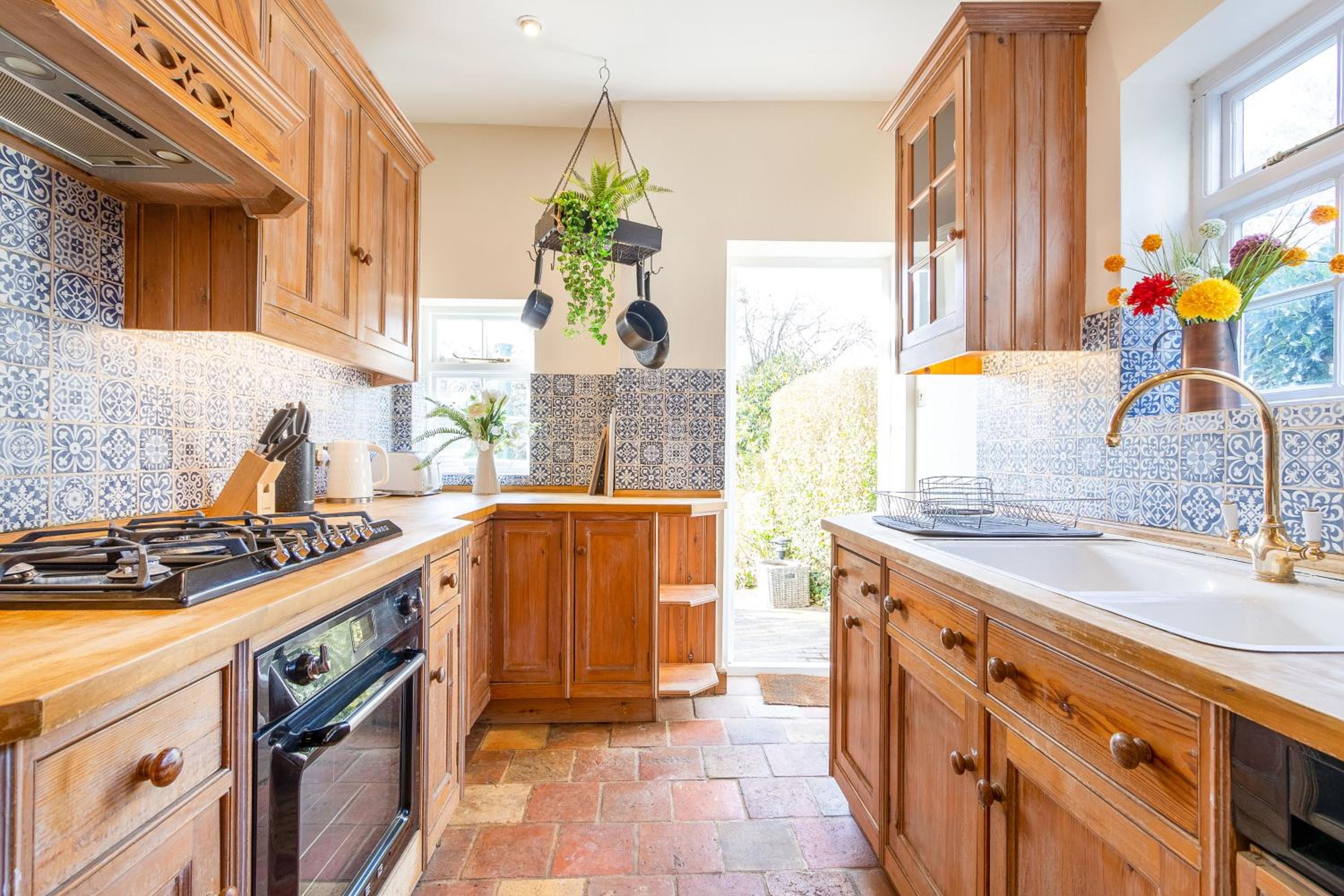 A North London Retreat Cottage, 3 bed with garden