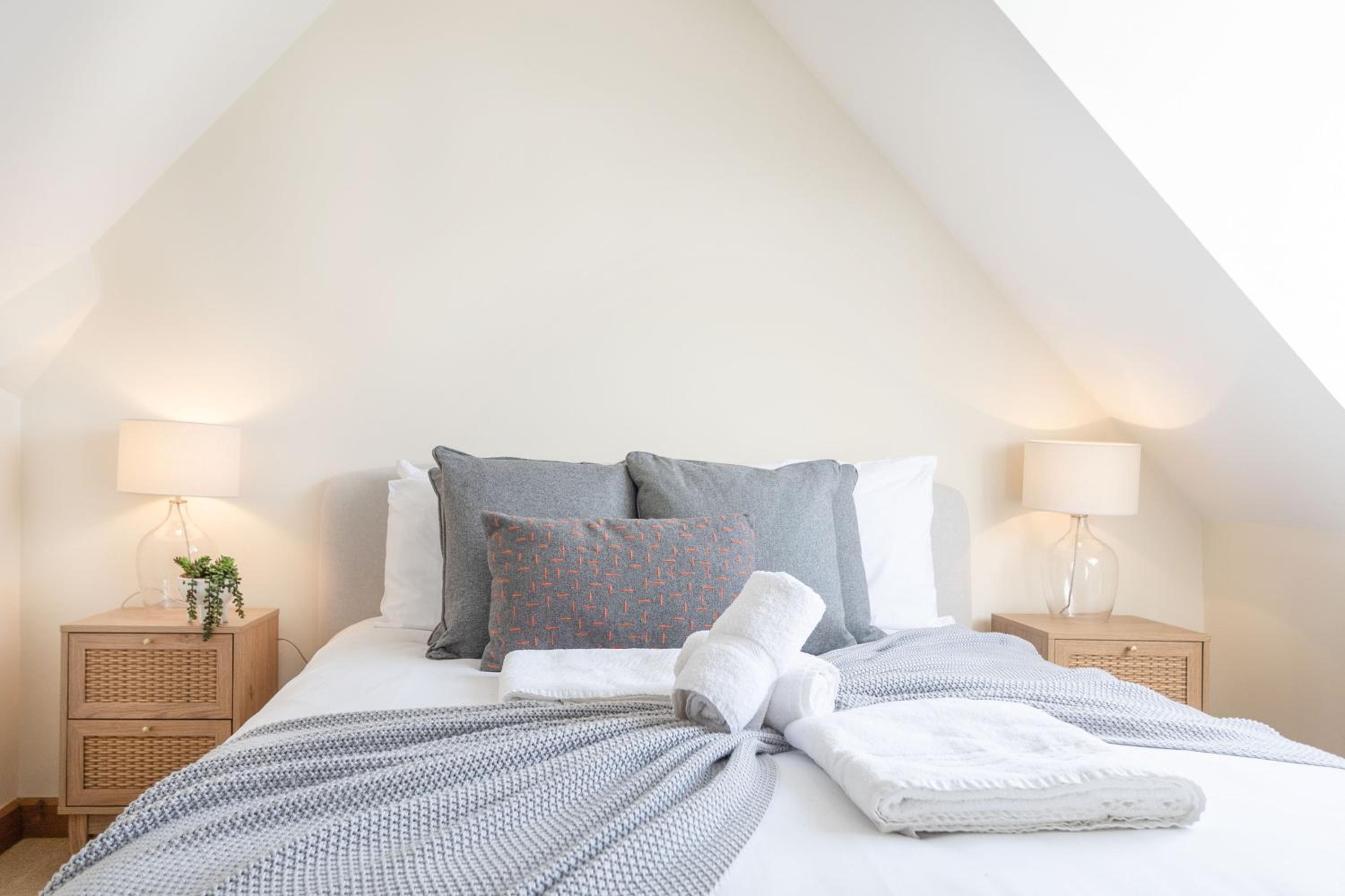 A North London Retreat Cottage, 3 bed with garden