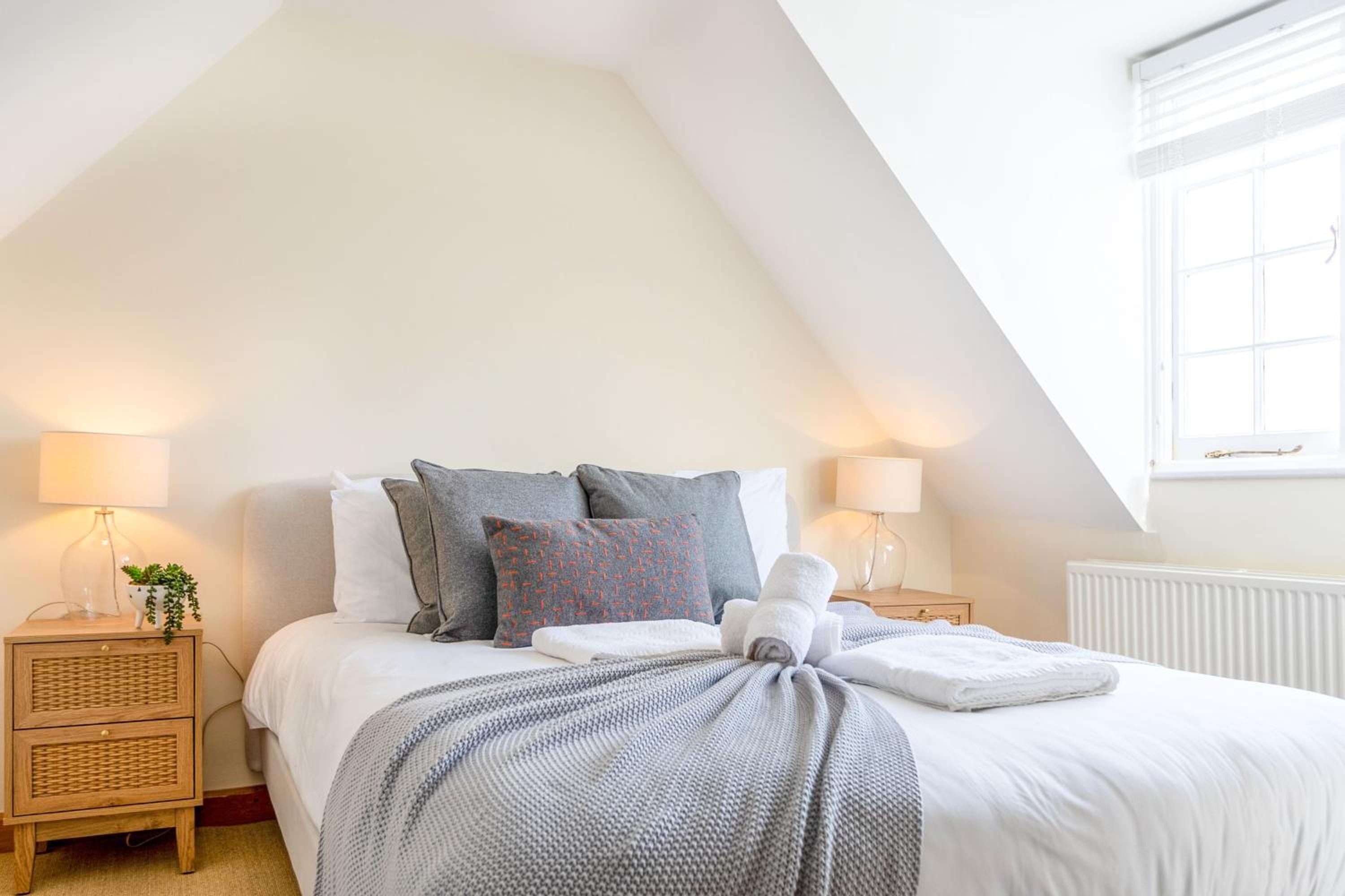 A North London Retreat Cottage, 3 bed with garden