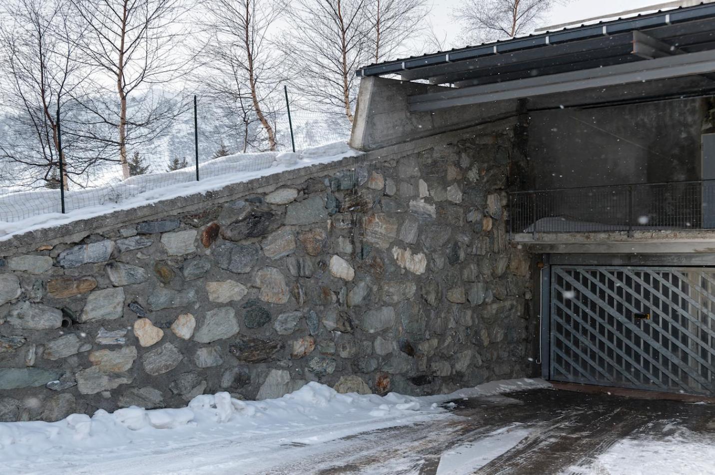 HelloCHALET - Pandora Mountain View with jacuzzi, garage and ski storage view 3