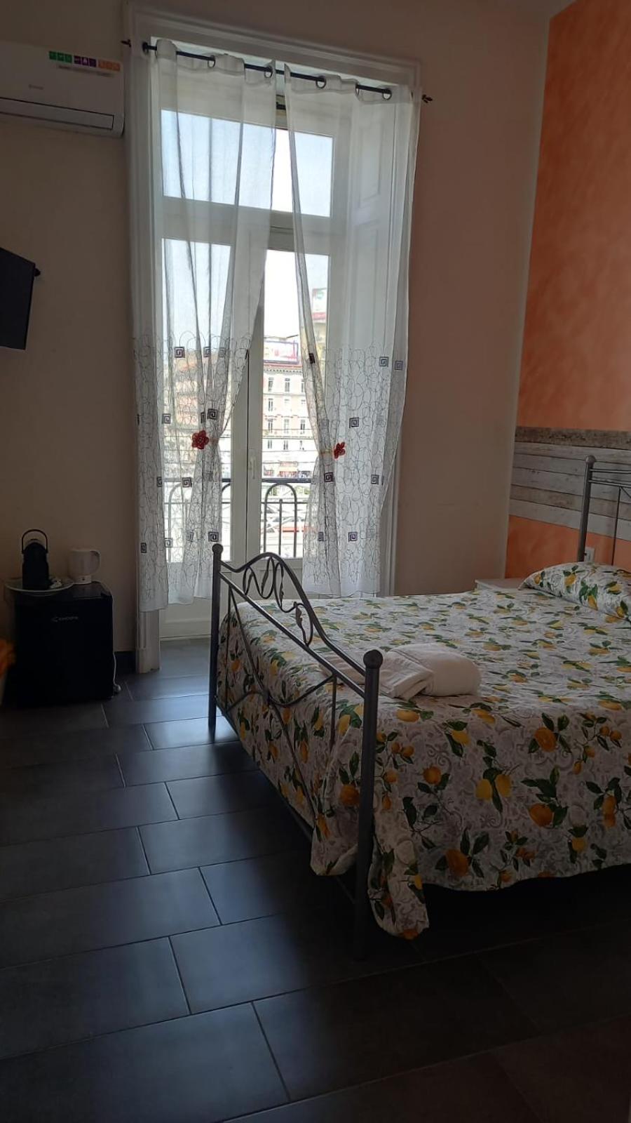 Ale Naples Holiday