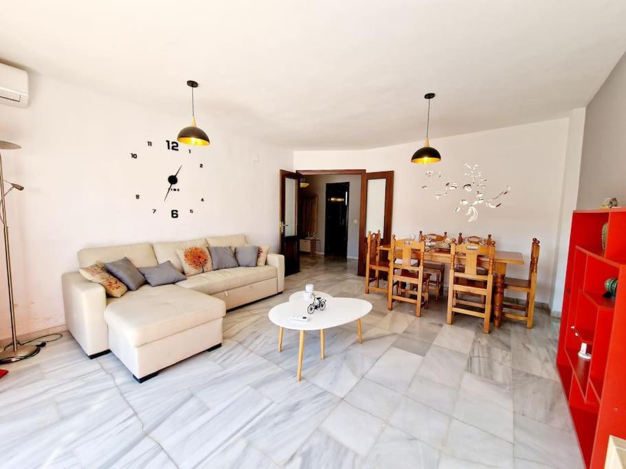 Semi-detached house in Butiplaya