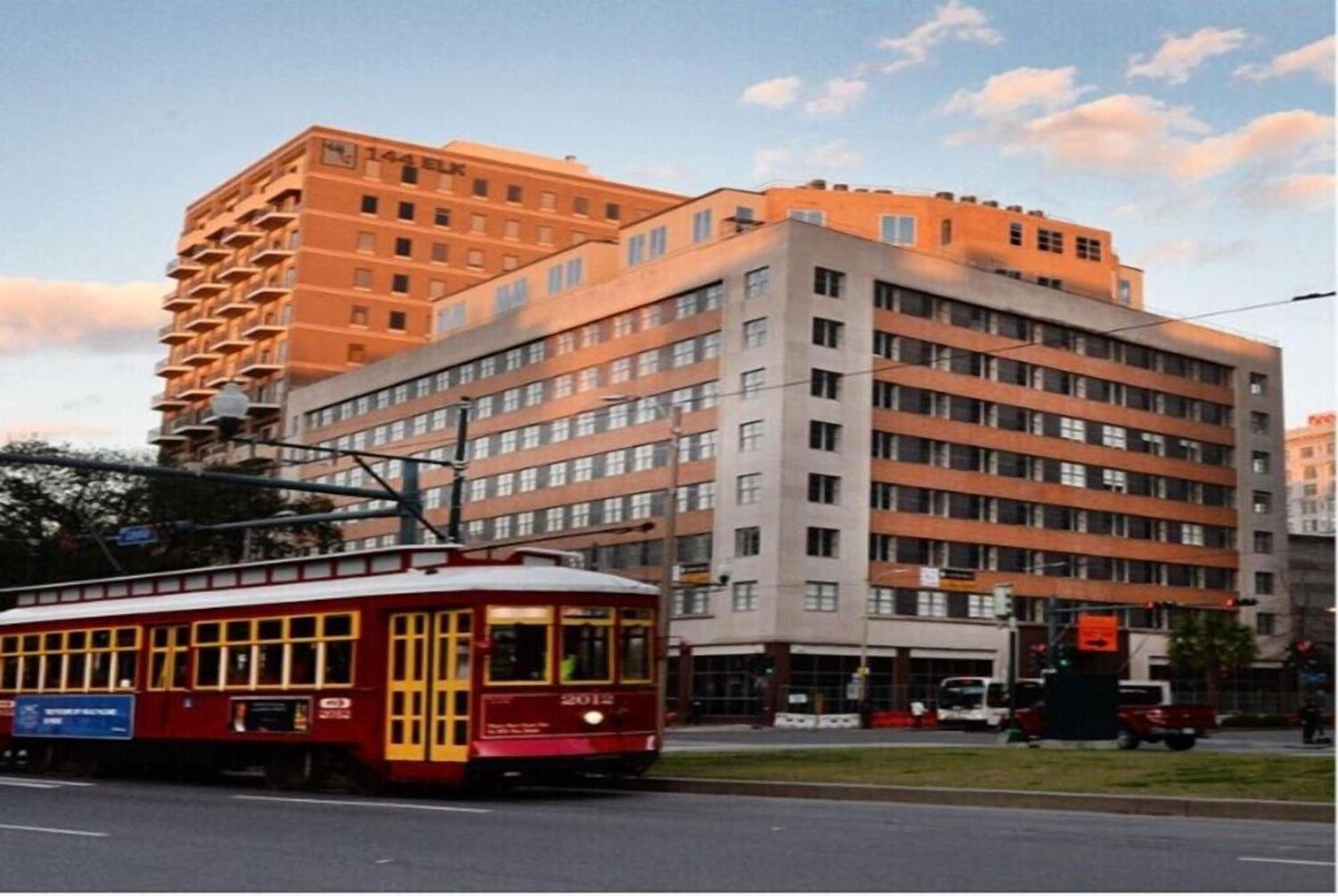 Modern Condo Walking Distance to Must-See Attractions of NOLA view 5