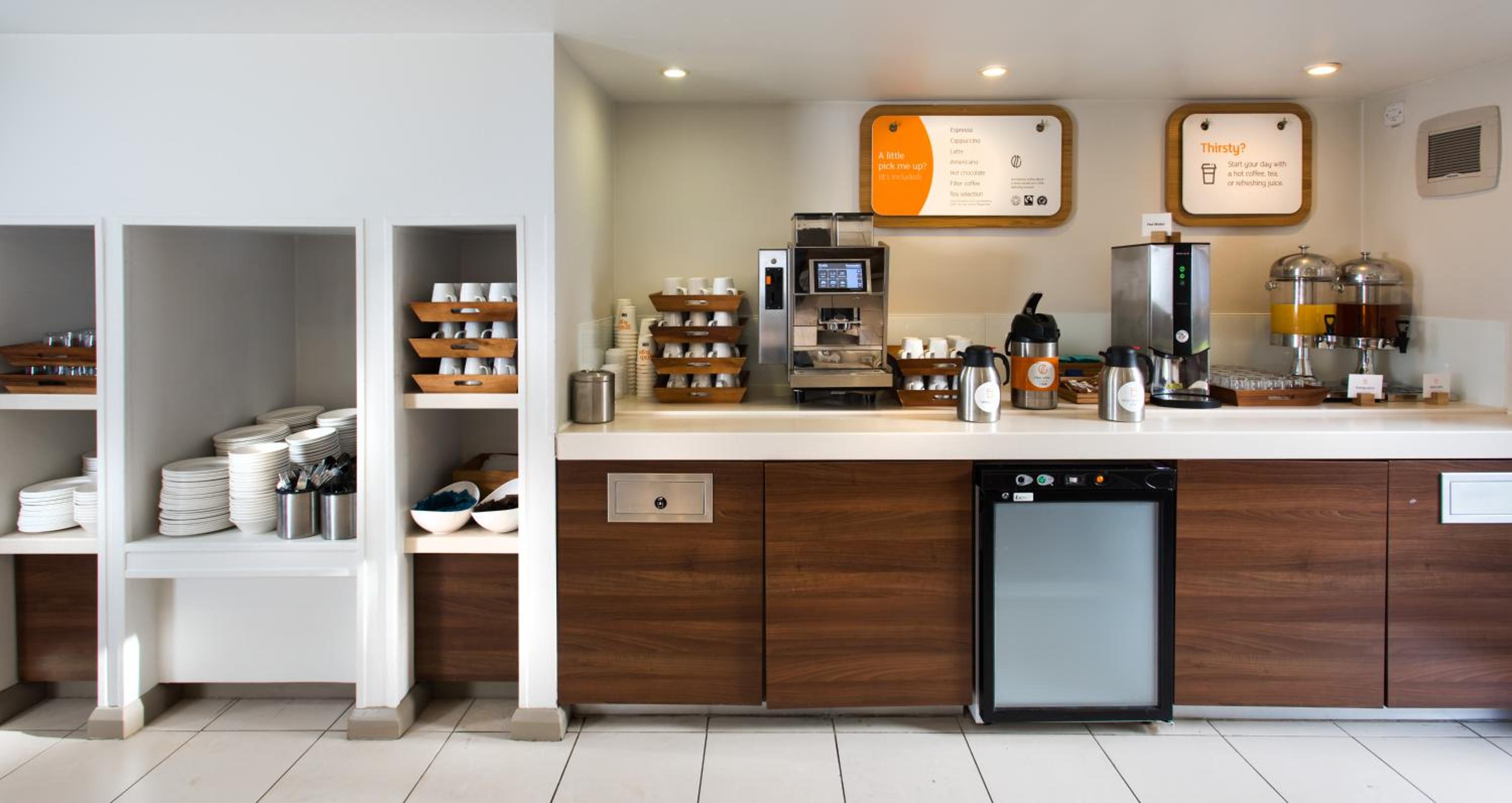 Warwick Vacations - Holiday Inn Express Warwick - Stratford-upon-Avon, an IHG Hotel - Property Image 1