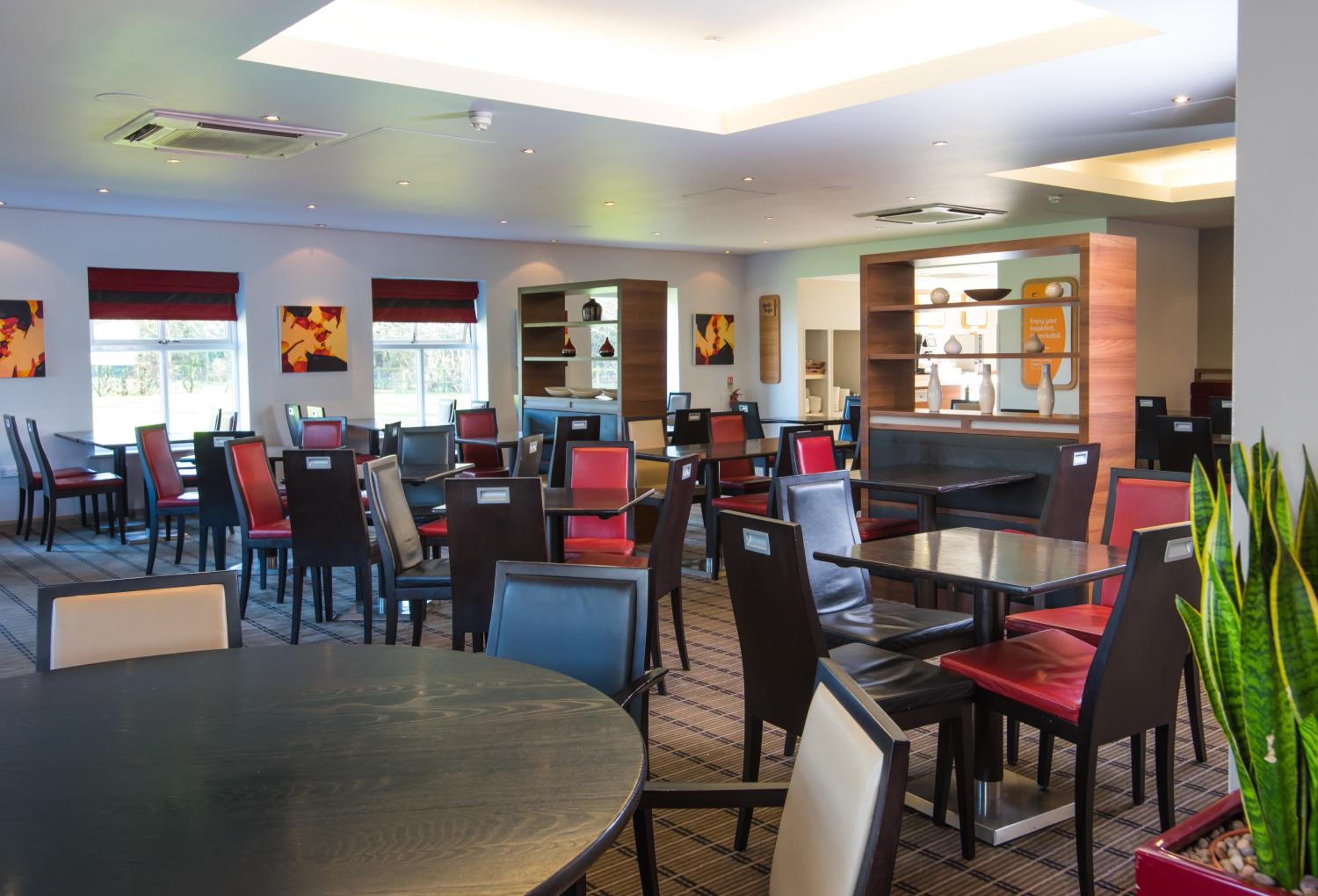 Warwick Vacations - Holiday Inn Express Warwick - Stratford-upon-Avon, an IHG Hotel - Property Image 21