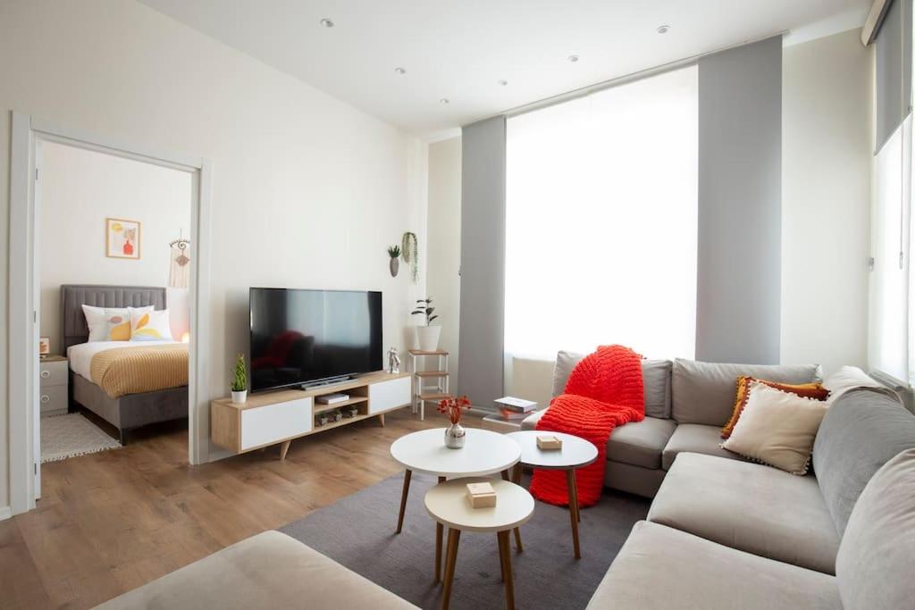 Modern Flat with Central Location near Nisantasi