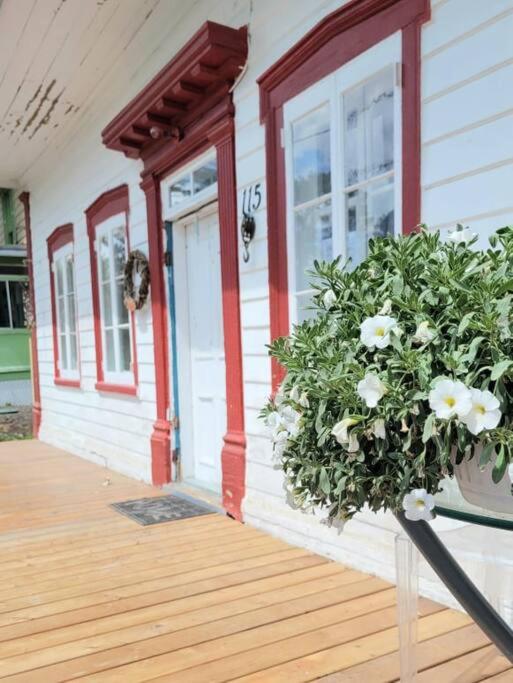 Om chalet 1 avec spa face au fleuve