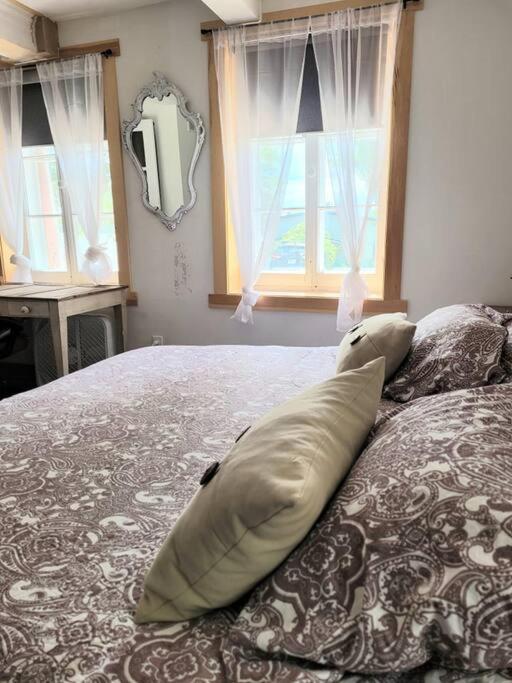 Om chalet 1 avec spa face au fleuve
