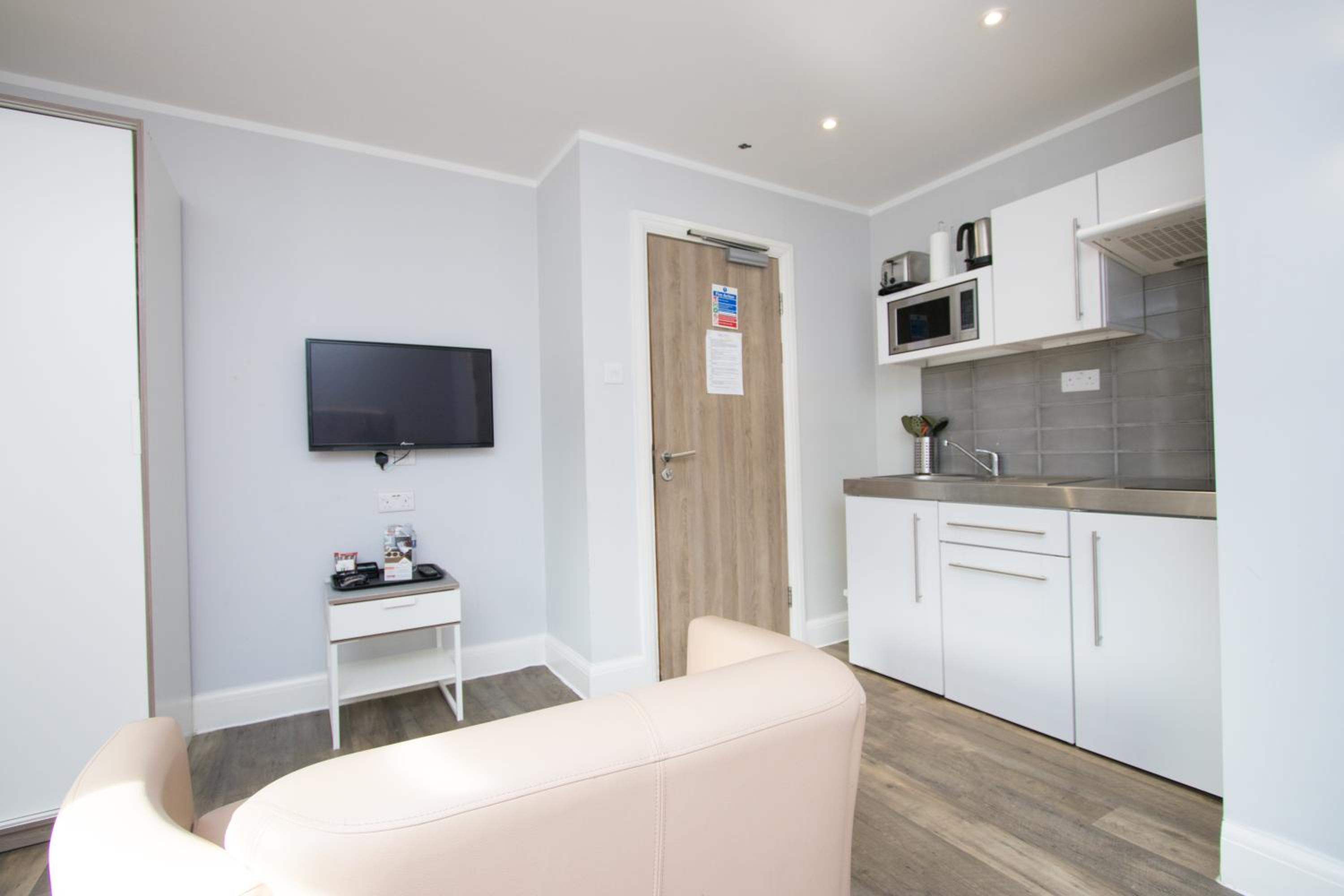 Croydon Vacations - Westciti Caroco Aparthotel - Property Image 2