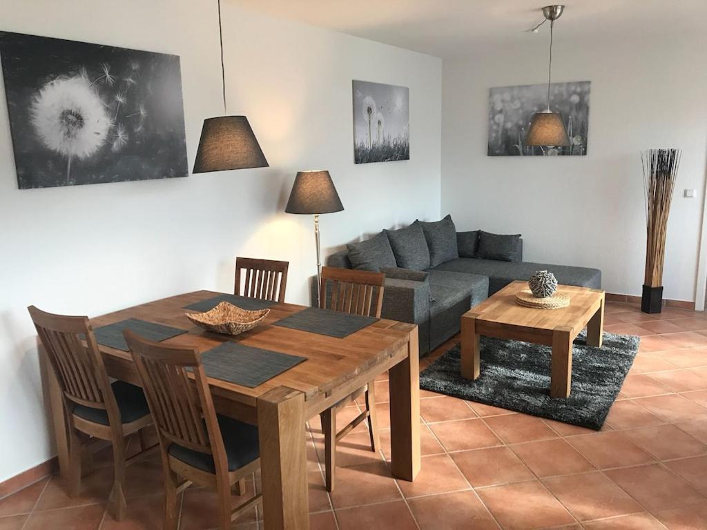 OSTSEEBAD KOSEROW FERIENWOHNUNG PUSTEBLUME, 2-4 Personen
