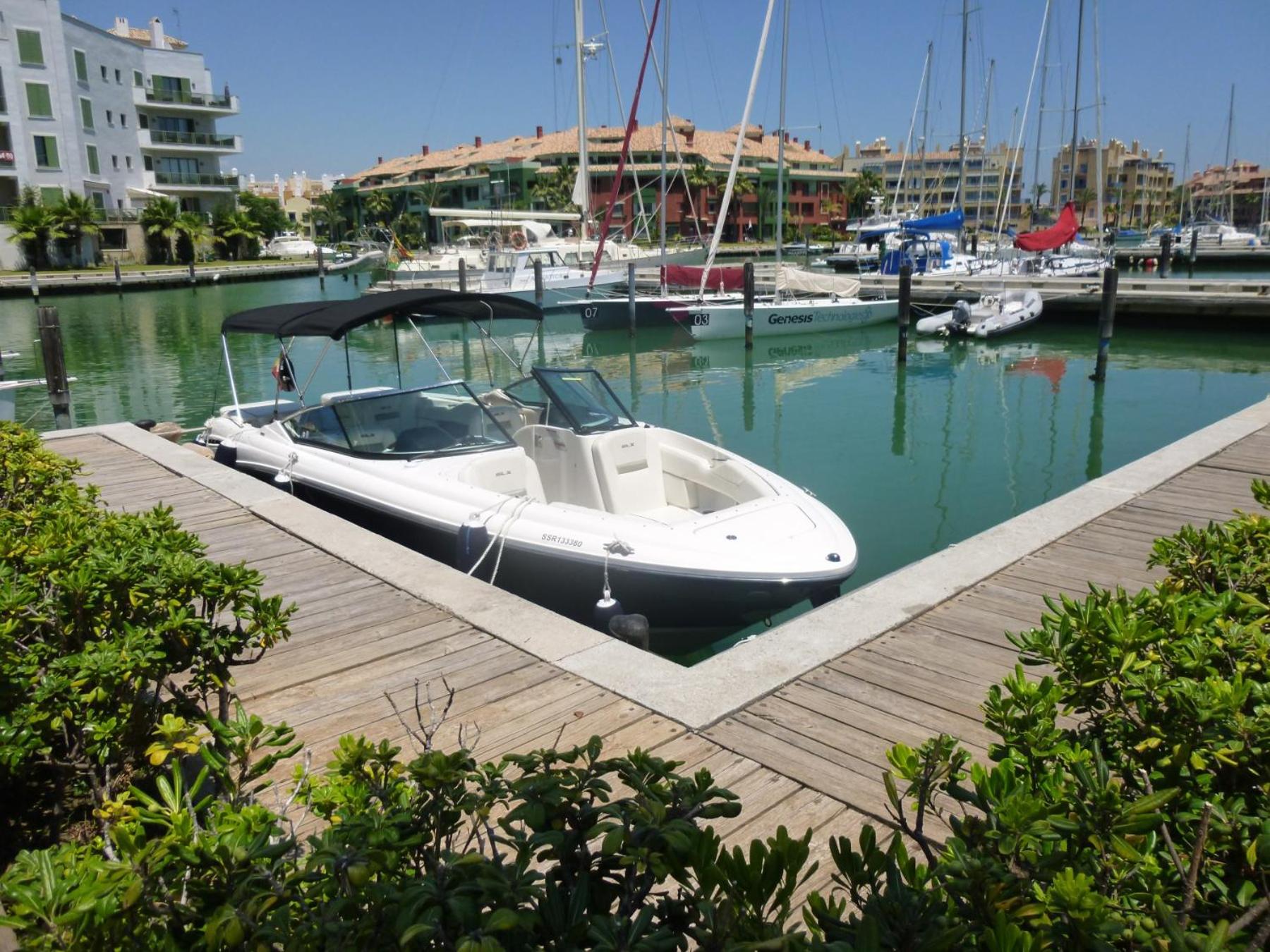2167-Superb 2 bedrooms in luxury complex with pool view 3