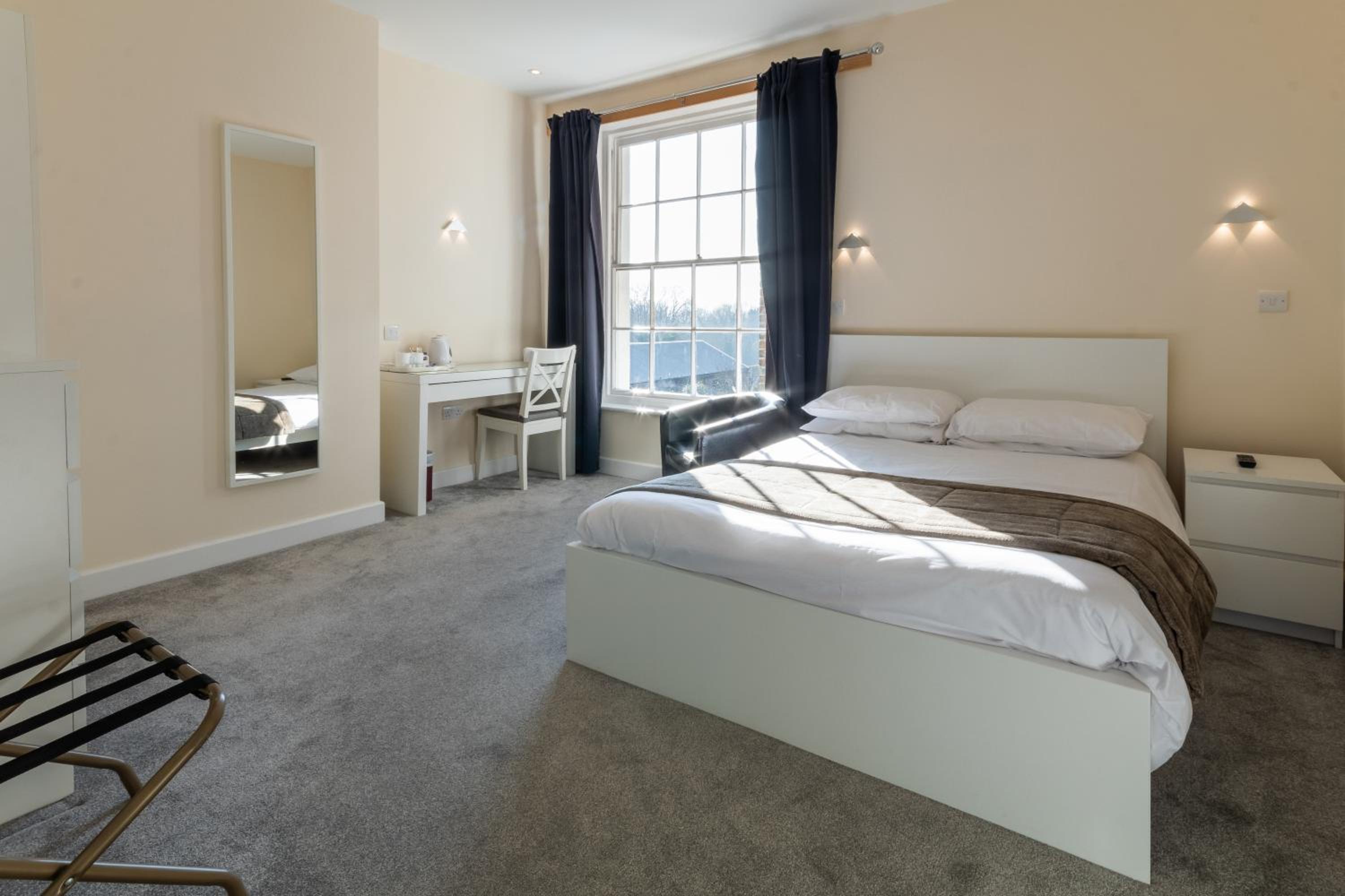 The George Hotel