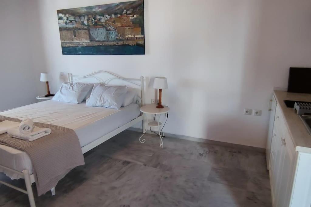 SUNSET STUDIO - HYDRA DREAM HOUSES view 3