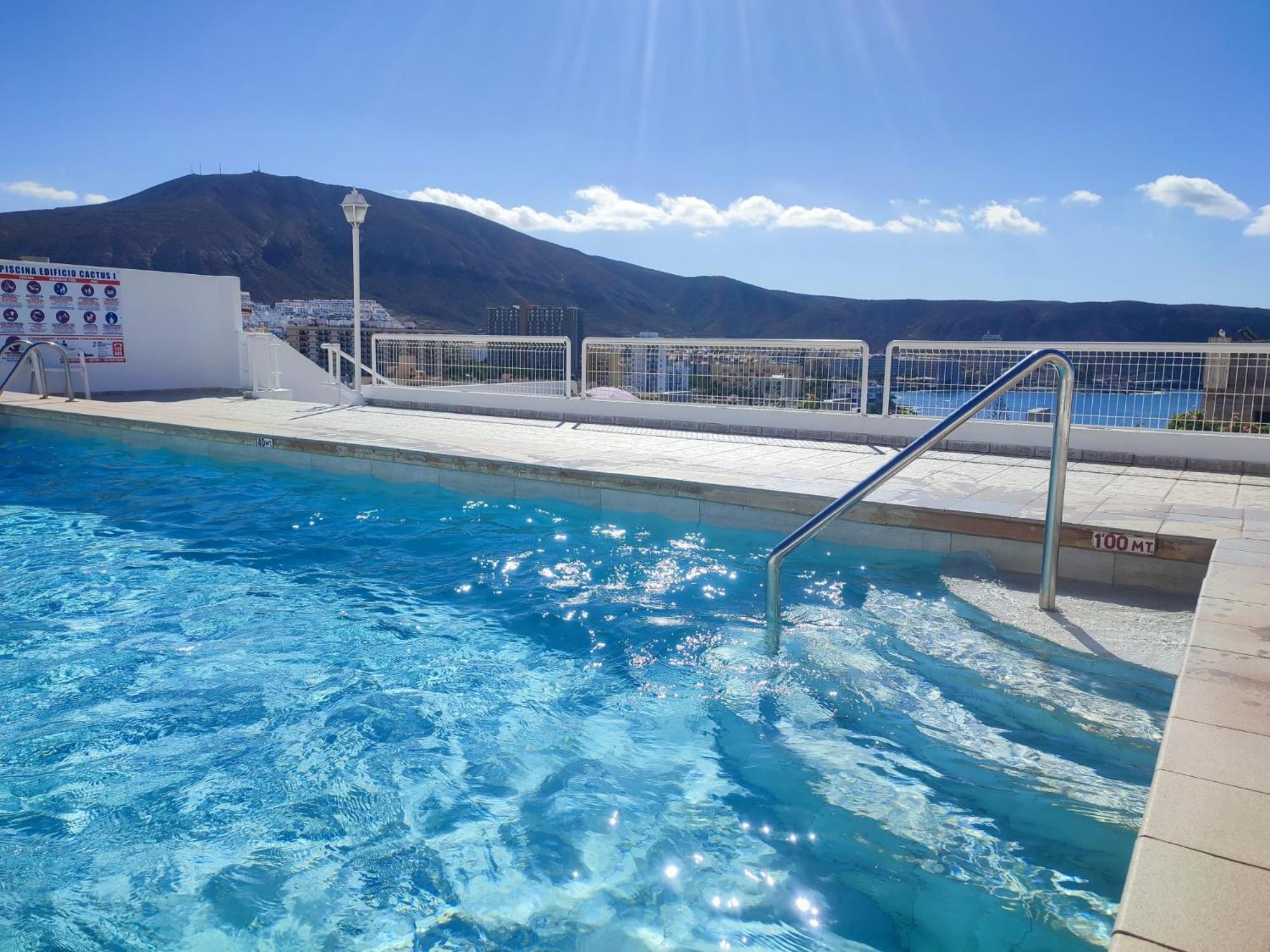 Ocean view 2bedroom apartment in Los Cristianos, Heated pool, 3 minutes to beach view 4