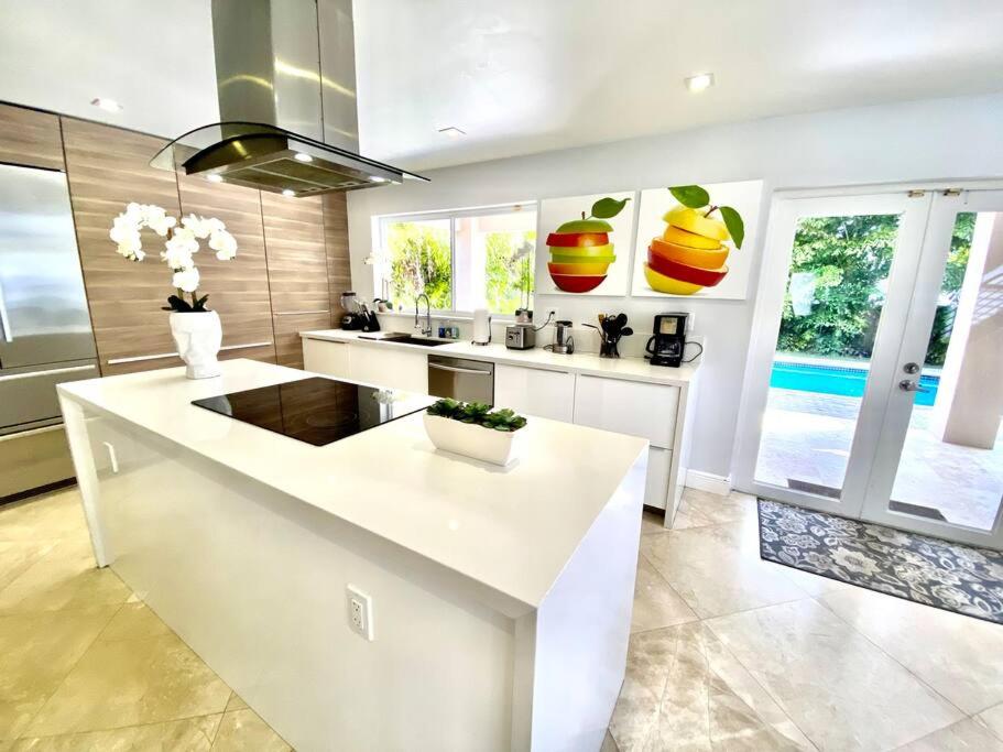 Beachwalk Villa with POOL 5 bed/3 bath