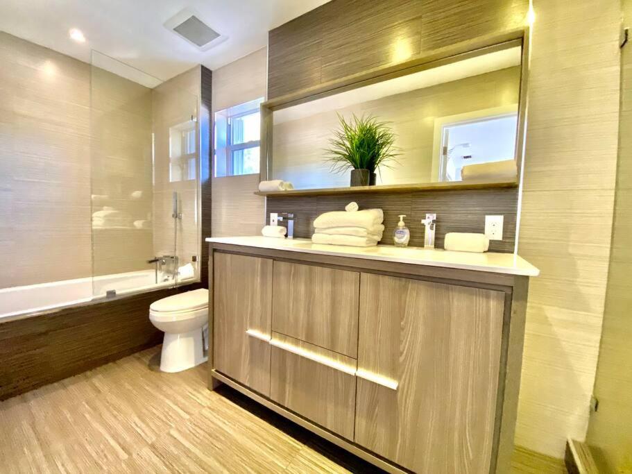 Beachwalk Villa with POOL 5 bed/3 bath