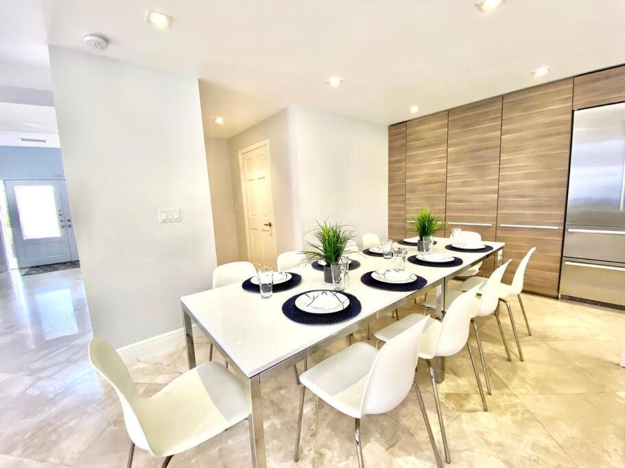 Beachwalk Villa with POOL 5 bed/3 bath