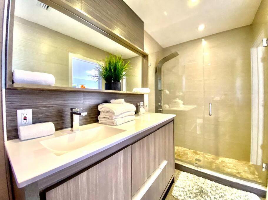 Beachwalk Villa with POOL 5 bed/3 bath