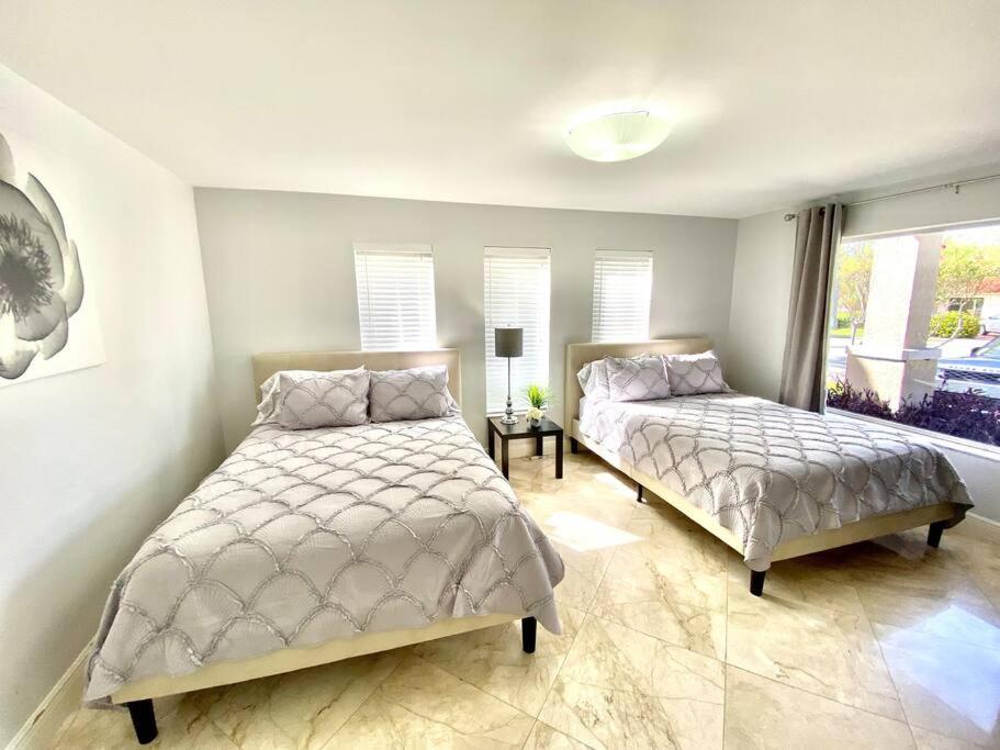 Beachwalk Villa with POOL 5 bed/3 bath