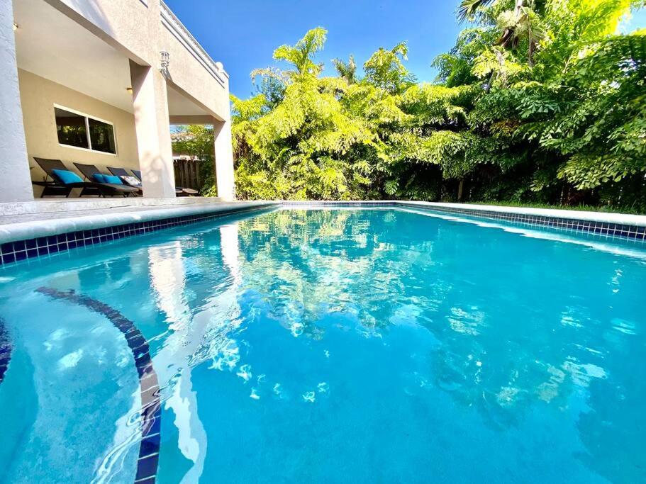 Beachwalk Villa with POOL 5 bed/3 bath
