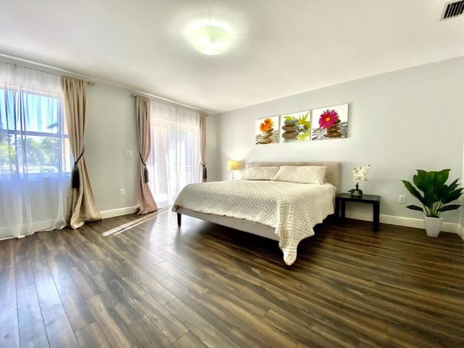 Beachwalk Villa with POOL 5 bed/3 bath
