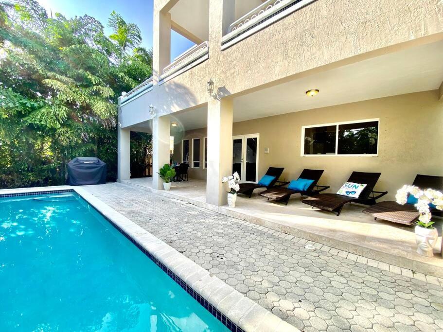 Beachwalk Villa with POOL 5 bed/3 bath
