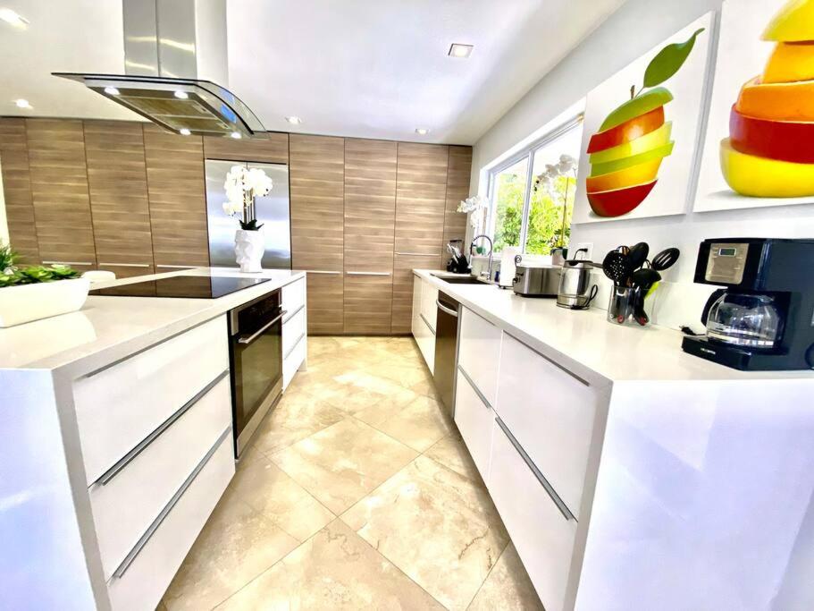 Beachwalk Villa with POOL 5 bed/3 bath