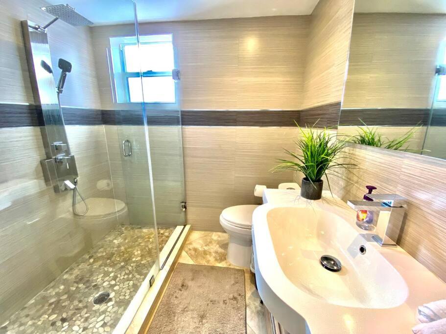 Beachwalk Villa with POOL 5 bed/3 bath