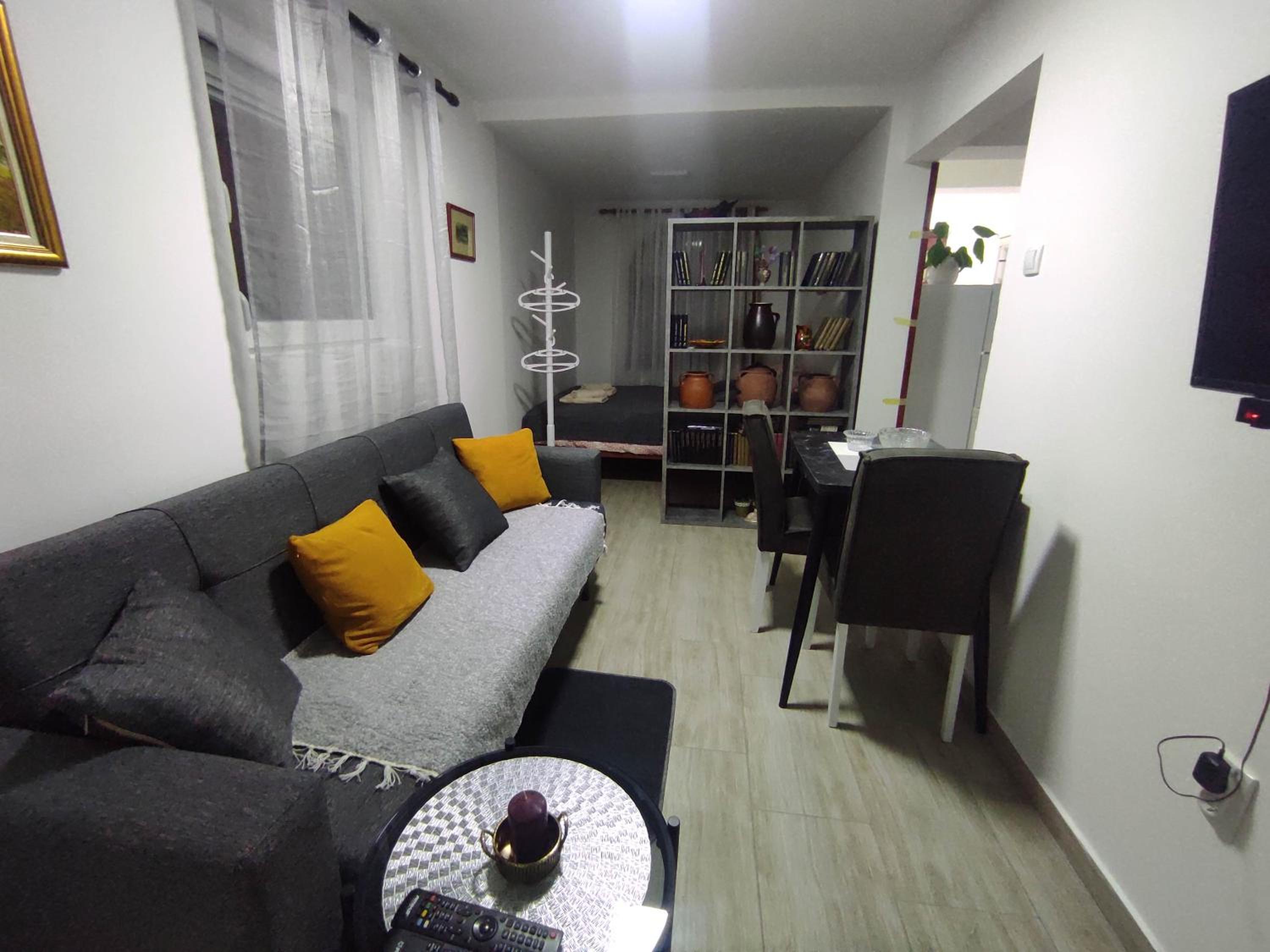 Andrea Airport Apartments