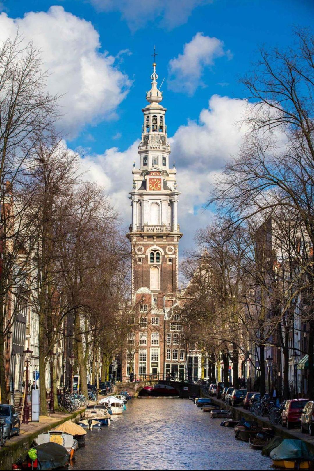 Rembrandtplein Bed & Breakfast