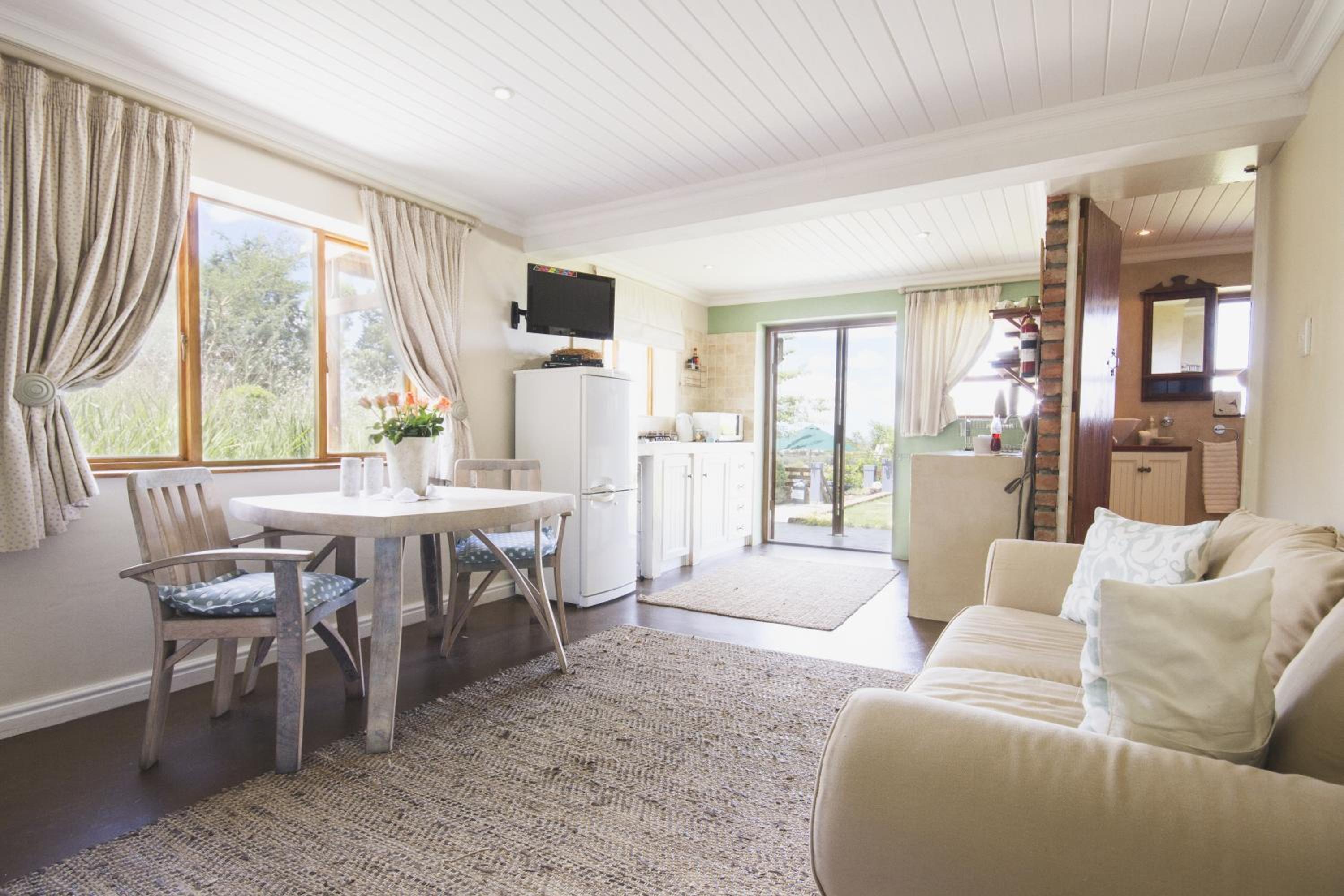 A Hilltop Country Retreat